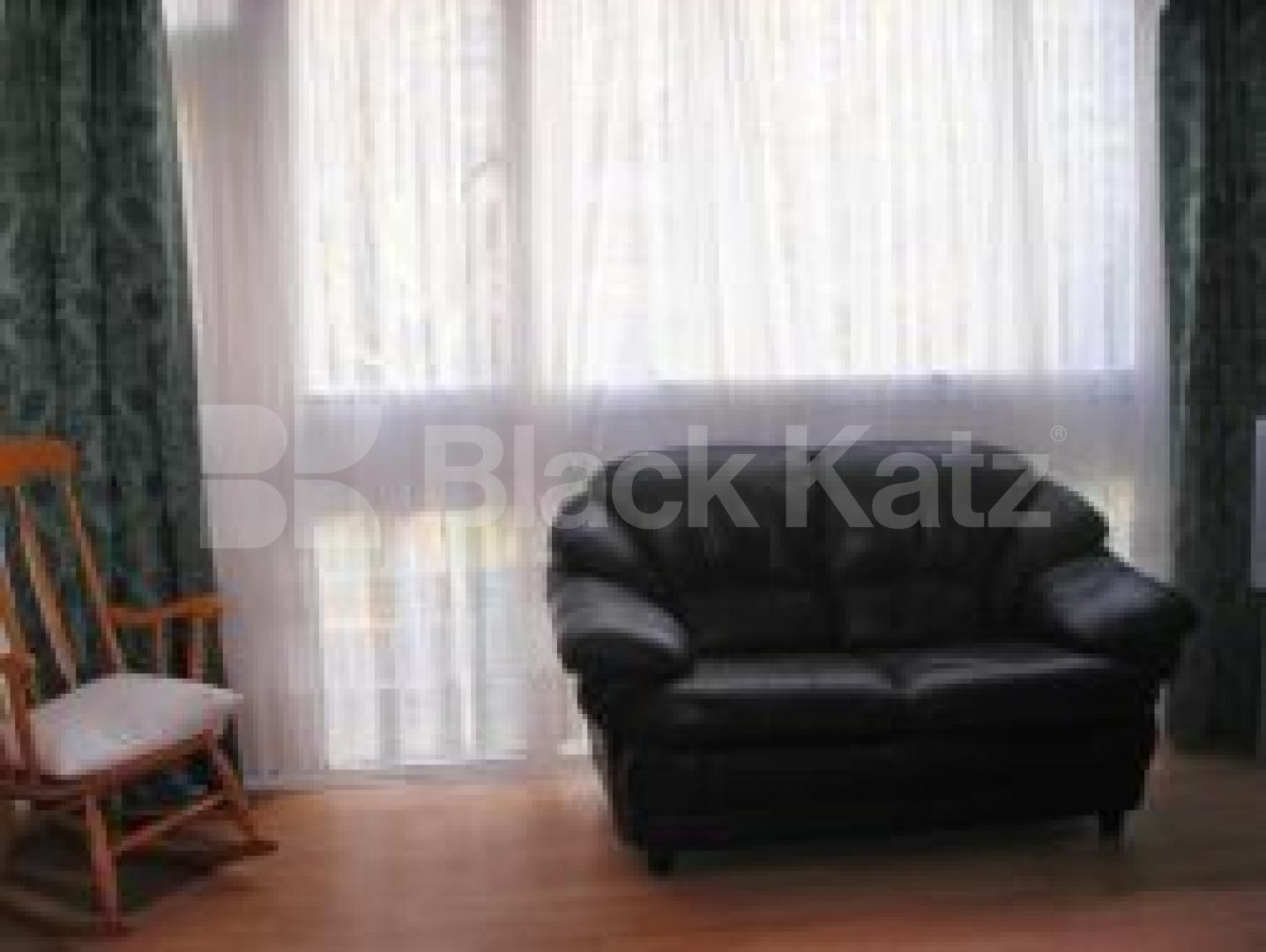 			4 Bedroom, 1 bath, 1 reception Flat			 Tresham Cresent, MARYLEBONE